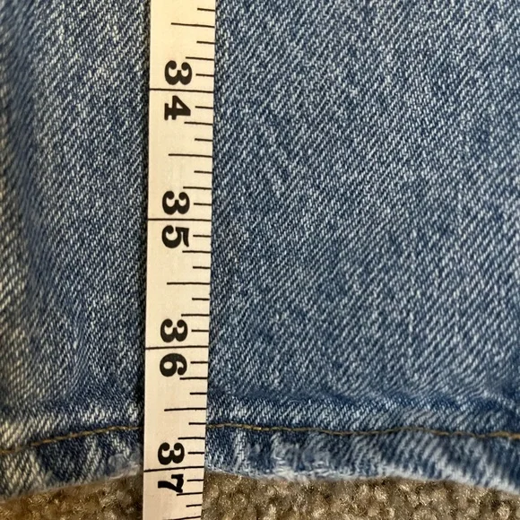 Madewell The Mom Jean in Melva Wash size 26 - Picture 10 of 16